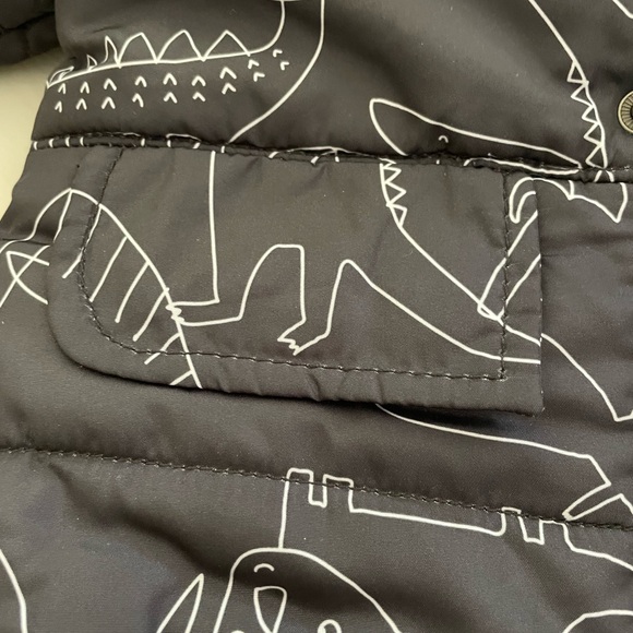 Carter’s baby boys size 12 month winter coat. Excellent condition. - Picture 3 of 5